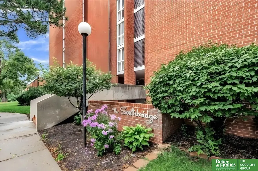 3702 Jackson Street #105, Omaha, NE 68105 - #3