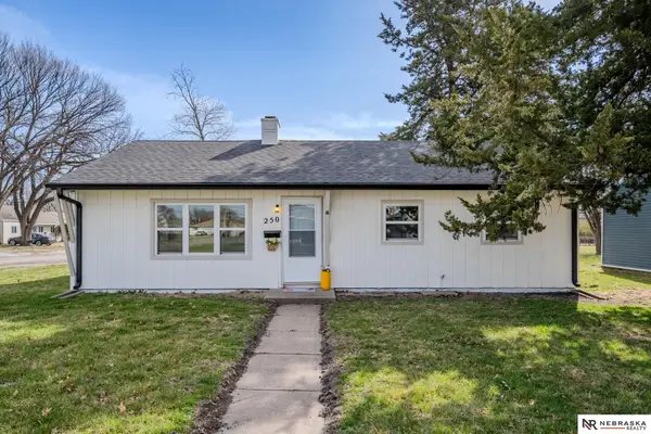 250 N Lincoln Avenue, Fremont, NE 68025