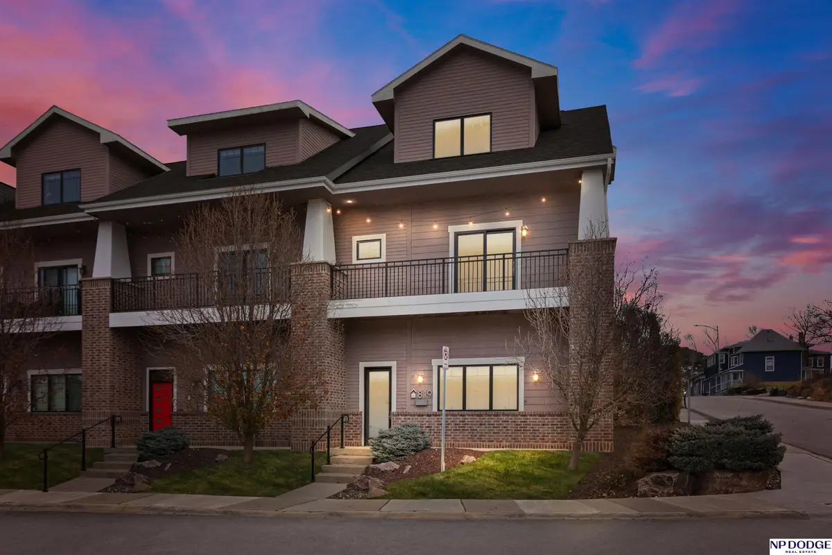 819 S 31 Street, Omaha, NE 68105 - #1