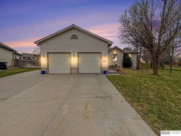 810 Goldenrod Circle, Hickman, NE 68372