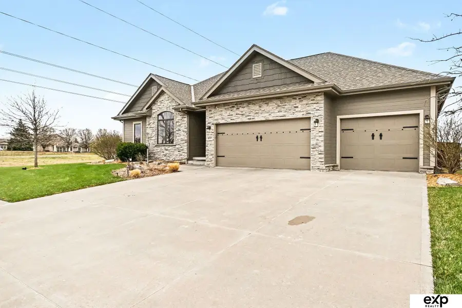 18707 Spaulding Street, Elkhorn, NE 68022 - #2