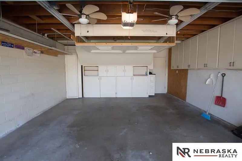 3419 Neerpark Drive, Lincoln, NE 68506 - #2