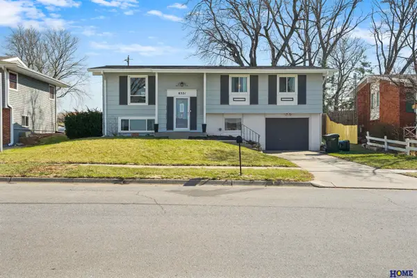 8321 Elizabeth Drive, Lincoln, NE 68505