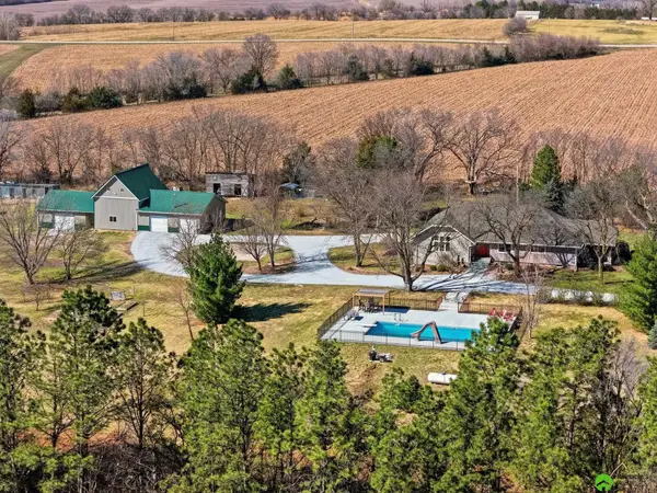 17879 S 68th Street, Hickman, NE 68372