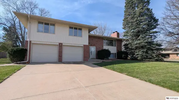 8001 Sandalwood Drive, Lincoln, NE 68510
