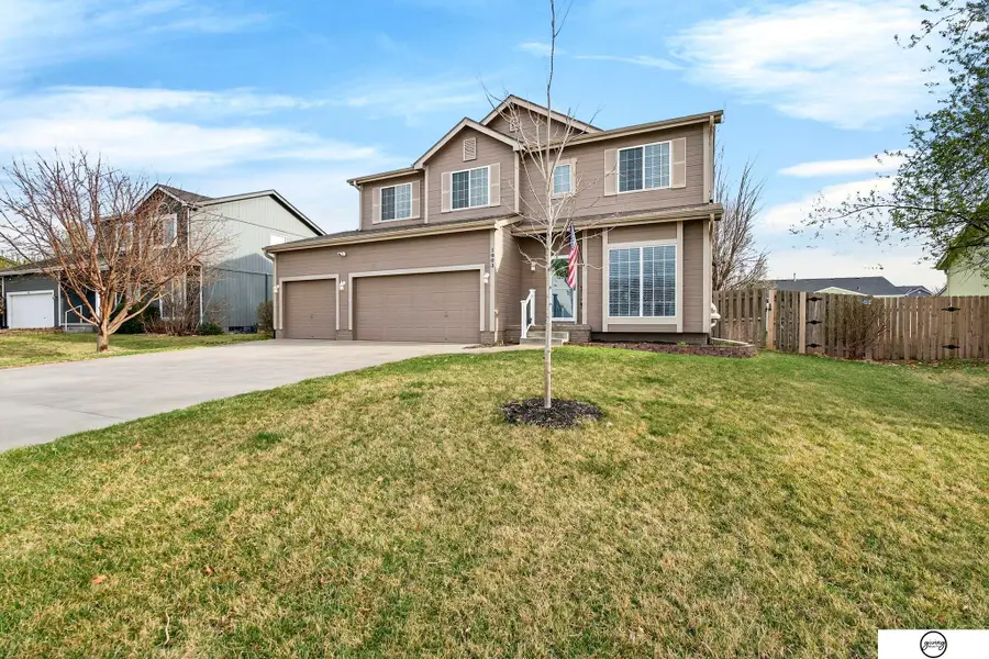 1003 Valleyview Drive, Papillion, NE 68046 - #3