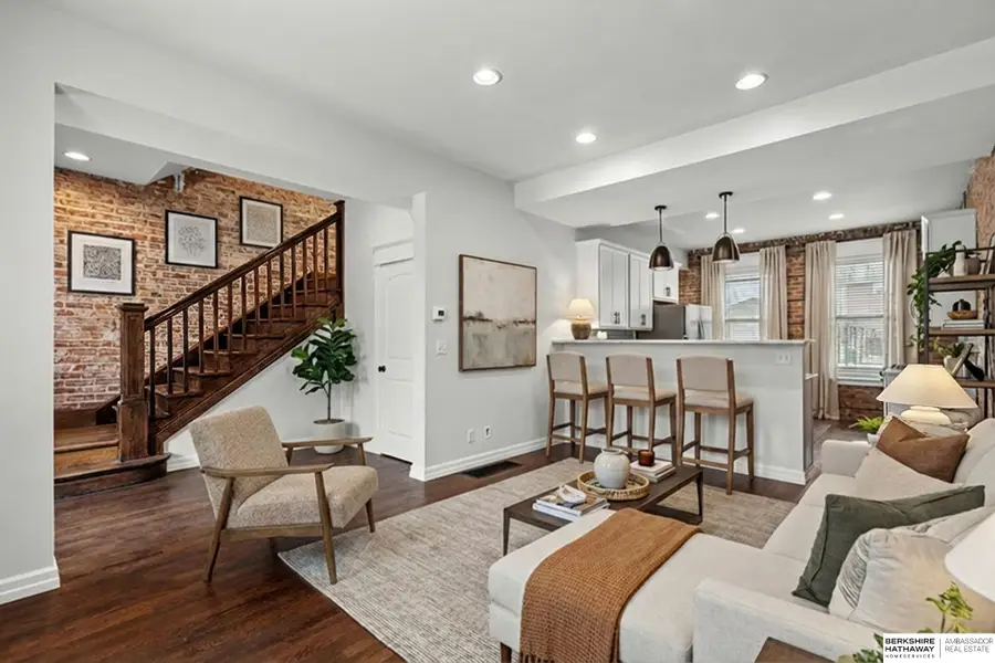 813 S 33rd Street, Omaha, NE 68105 - #3