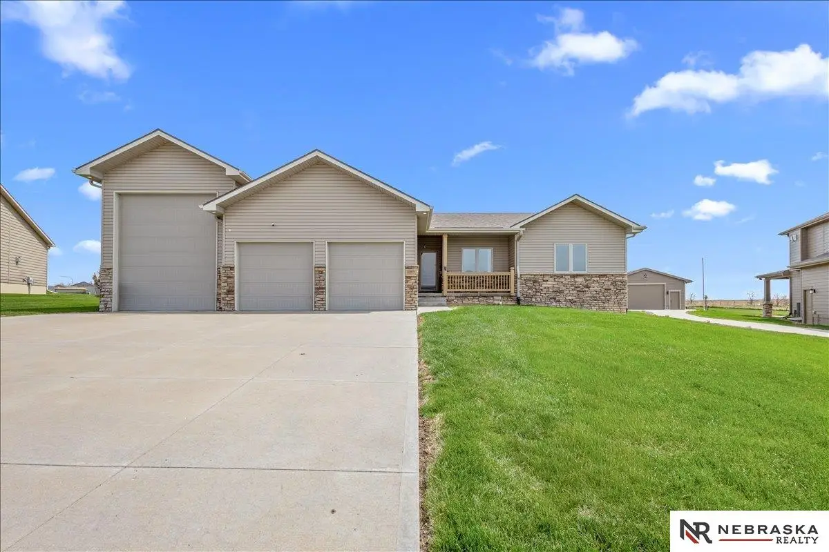 4905 Waterford Avenue, Bellevue, NE 68123 - #1