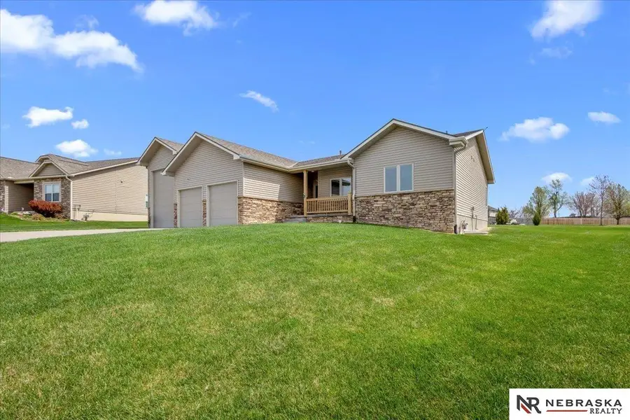 4905 Waterford Avenue, Bellevue, NE 68123 - #2