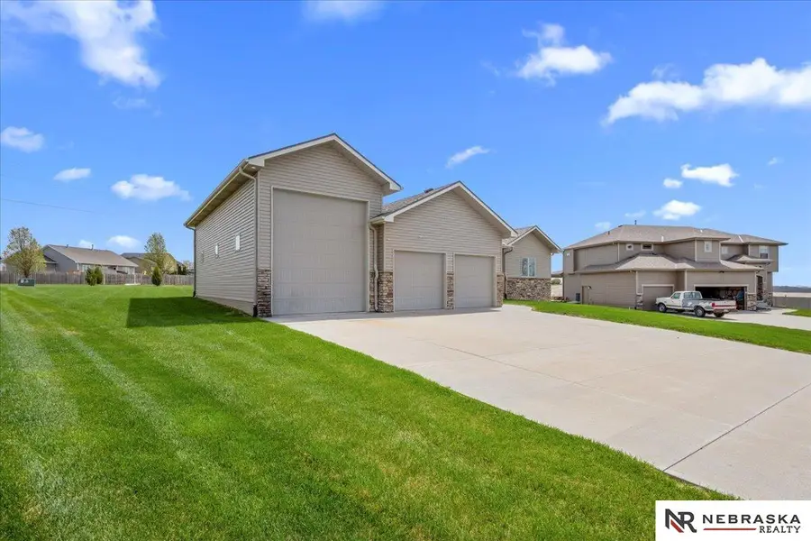 4905 Waterford Avenue, Bellevue, NE 68123 - #3