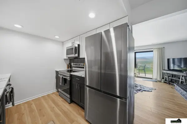 3460 Neerpark Drive, Lincoln, NE 68506