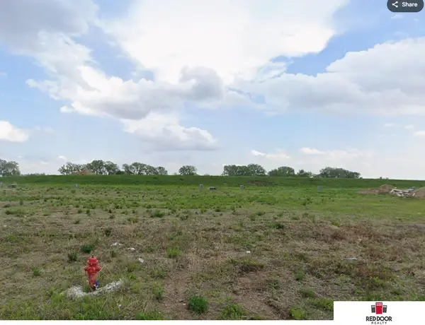 1139 Titan Drive, Hickman, NE 68372