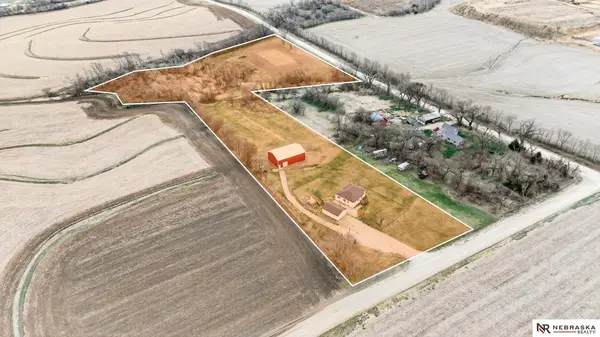 1060 County Road 21, Bennington, NE 68007