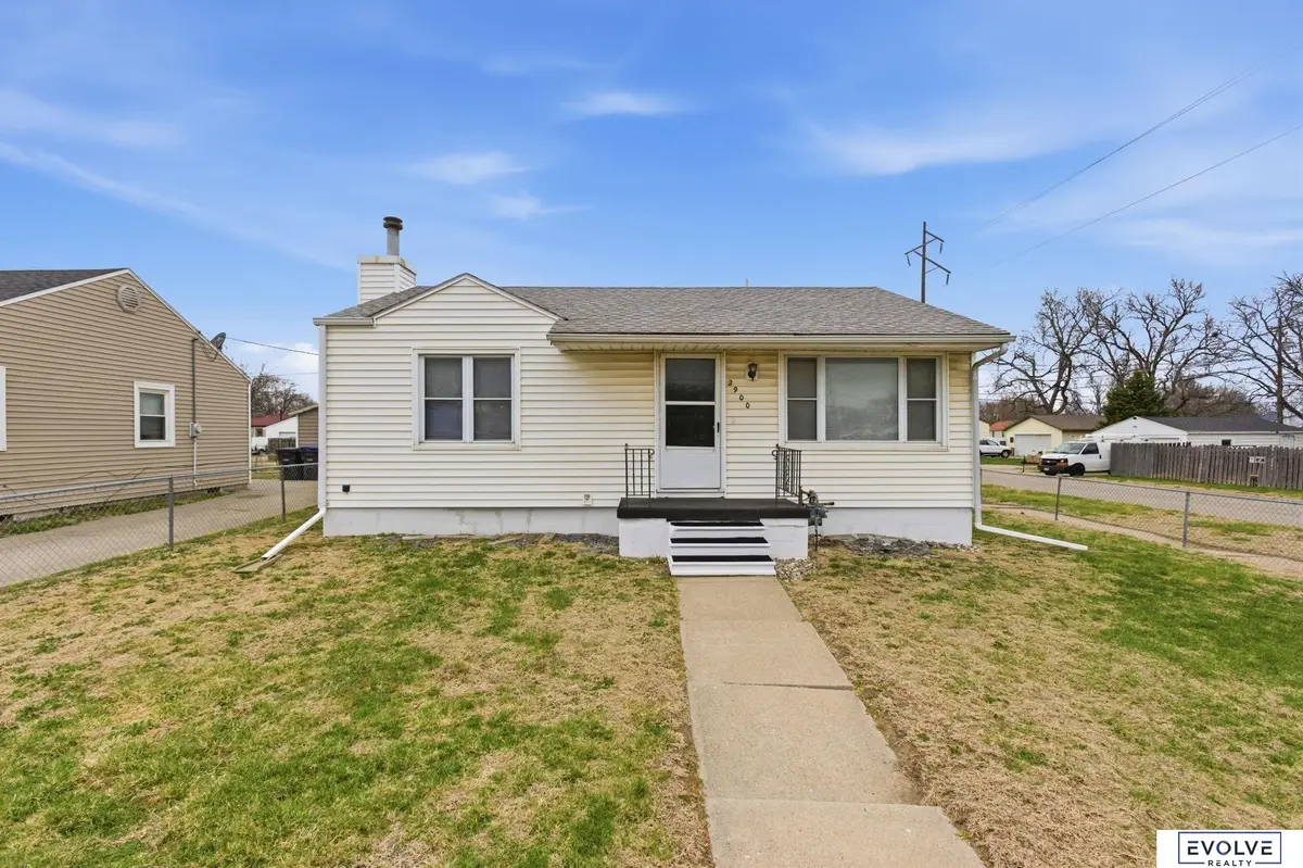 2900 8th Avenue, Council Bluffs, IA 51501 - #1