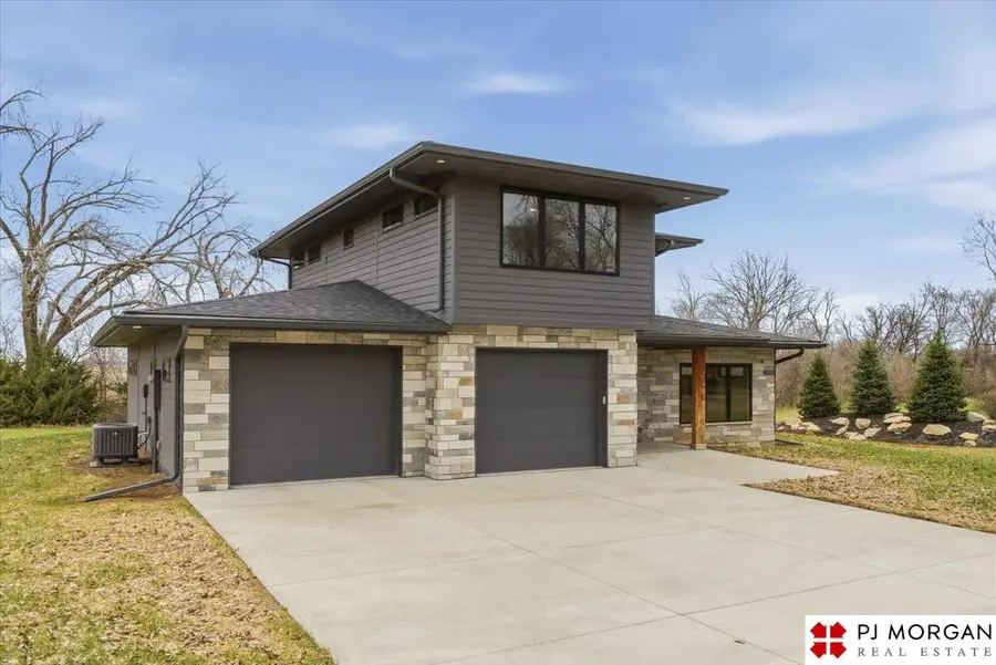 329 Christy Street, Carson, IA 51525 - #2