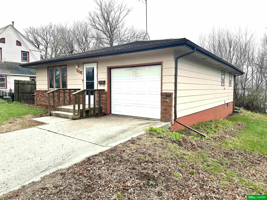 206 N Thomas Street, Oakland, NE 68045 - #2