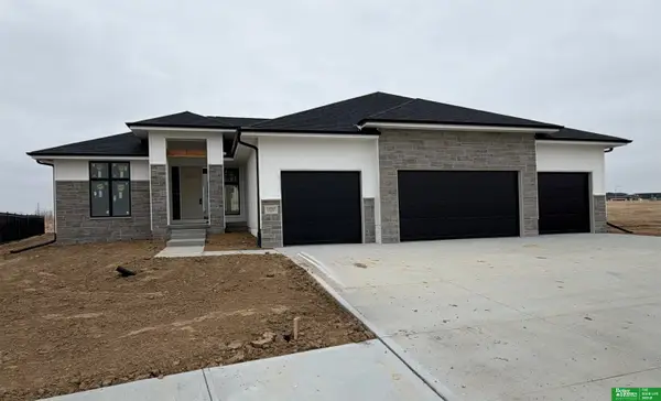 19513 Ellison Avenue, Elkhorn, NE 68022