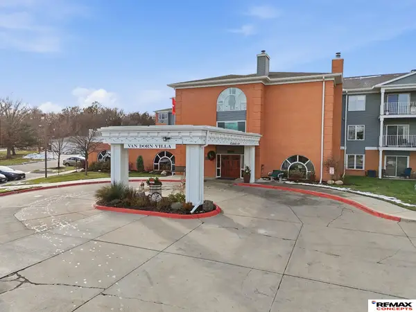 3001 S 51st Street Court #321, Lincoln, NE 68506