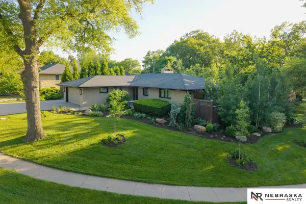 1509 Skyline Drive, Lincoln, NE 68506