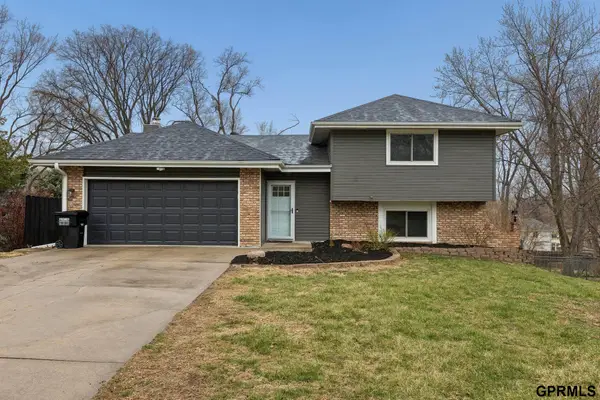 1104 Horsheshoe Circle, Papillion, NE 68046
