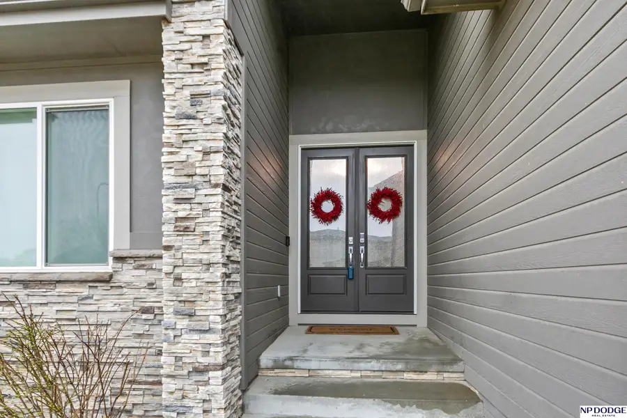 18363 Lake Circle, Elkhorn, NE 68022 - #3