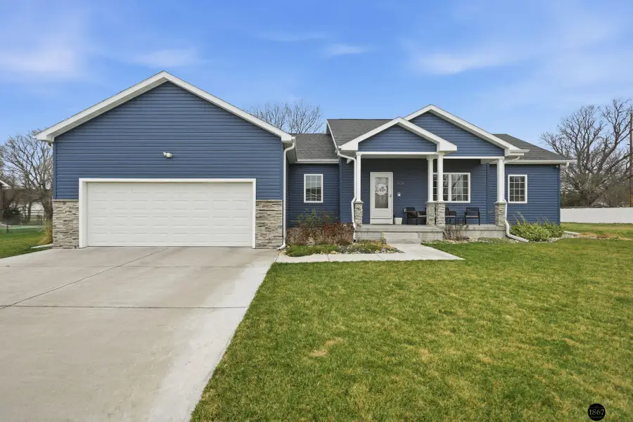 2806 21st Avenue, Central City, NE 68826 - #2