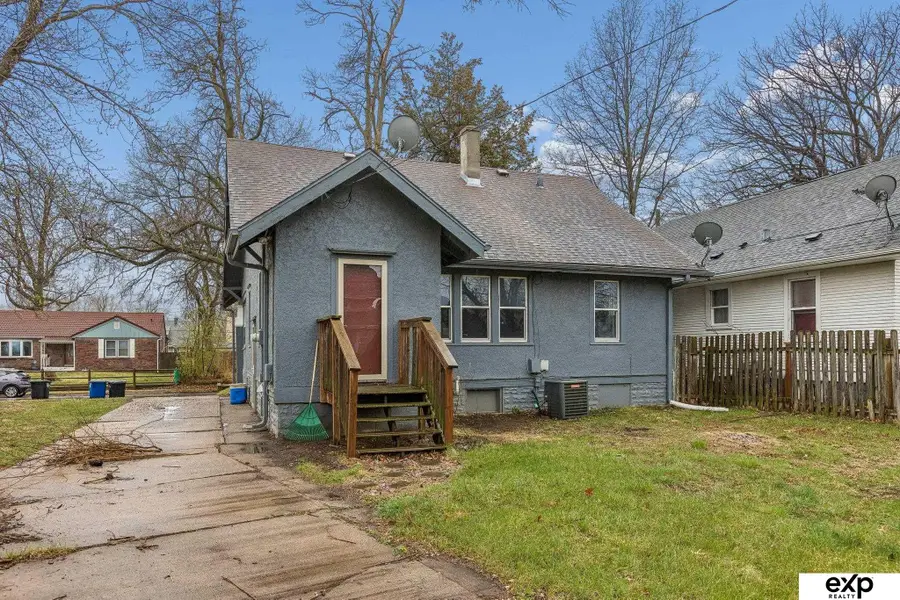 2450 Newport Avenue, Omaha, NE 68112 - #3