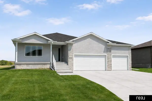 1653 Stonewood Avenue, Grand Island, NE 68803
