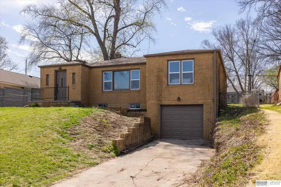 2142 S 38th Street, Omaha, NE 68105 - #3