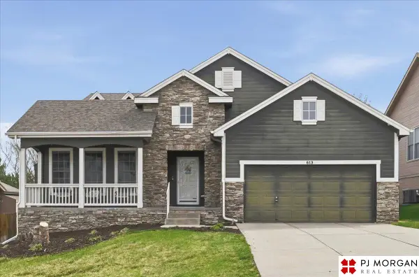 613 S 180 Avenue, Elkhorn, NE 68022