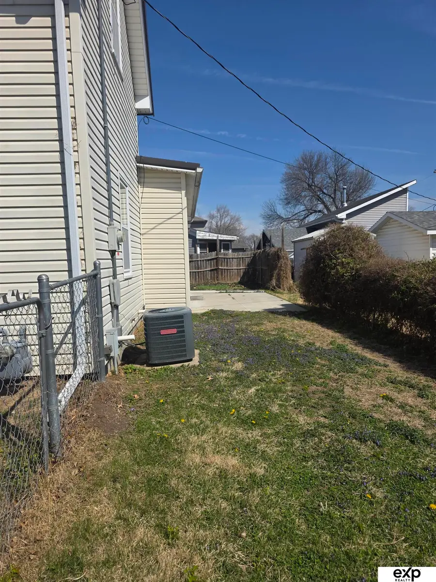 404 E 20th Street, Falls City, NE 68355 - #3