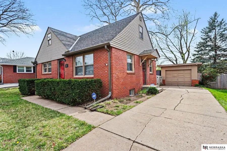 2225 Burnham Street, Lincoln, NE 68502 - #2