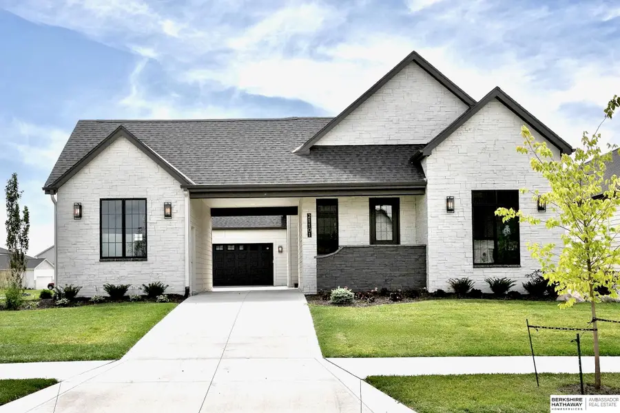 21101 Laurel Avenue, Elkhorn, NE 68022 - #2