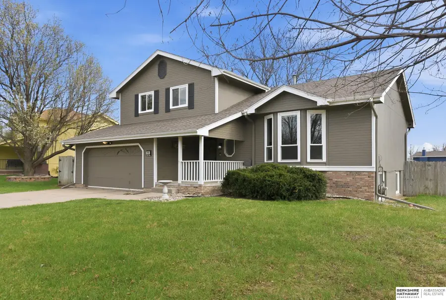 111 Fenwick Circle, Papillion, NE 68046 - #2