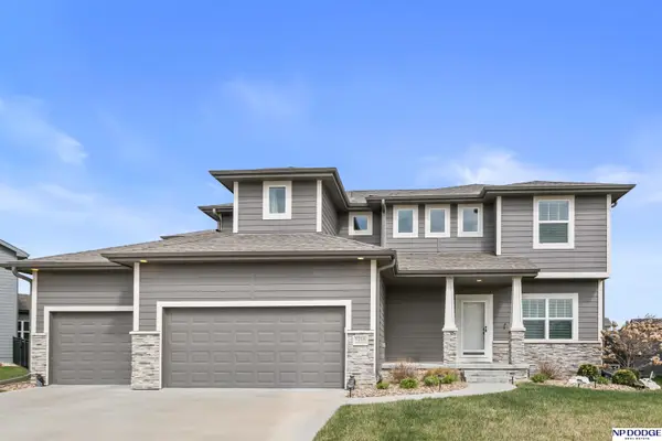 5216 Heartland Drive, Papillion, NE 68133