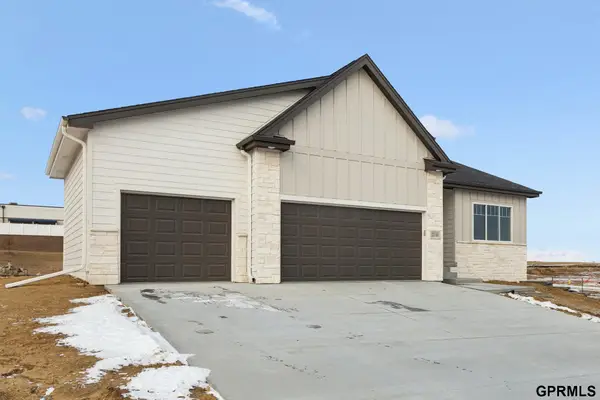 10703 S 218 Street, Gretna, NE 68028