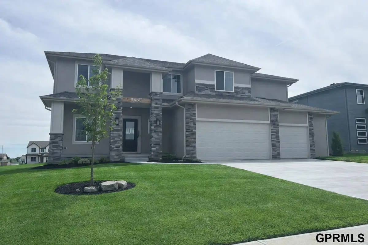 5401 N 191 Street, Elkhorn, NE 68022 - #1