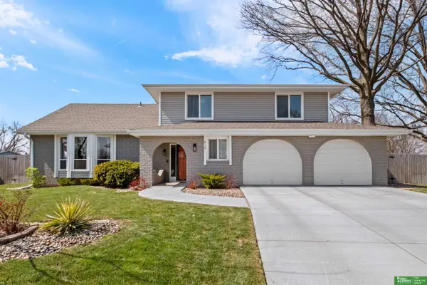 810 Galway Circle, Papillion, NE 68046