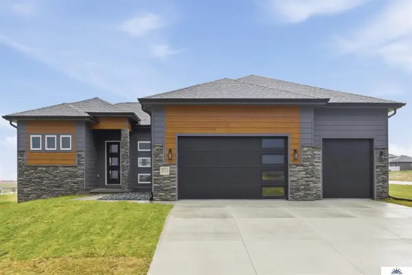 21115 Alex Avenue, Elkhorn, NE 68022