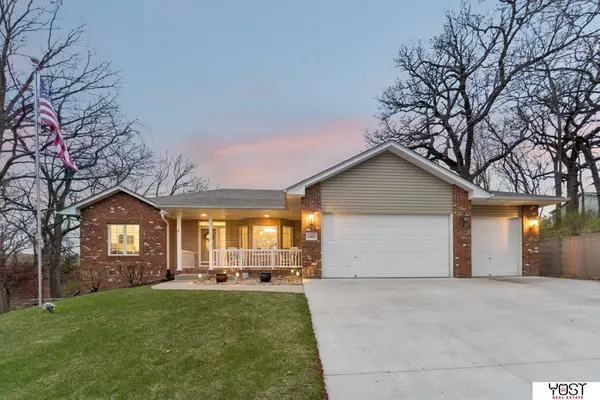 1401 Beaver Lake Boulevard, Plattsmouth, NE 68048