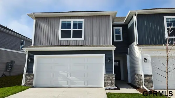 20608 Margo Street, Gretna, NE 68028