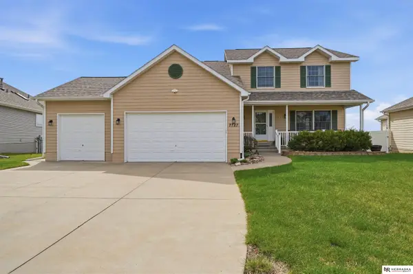 7727 O'rourke Drive, Lincoln, NE 68516