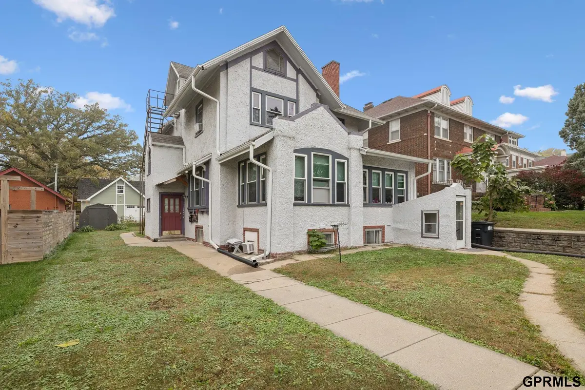 1738 S 32nd Avenue, Omaha, NE 68105 - #1