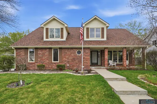 6600 Crooked Creek Drive, Lincoln, NE 68516