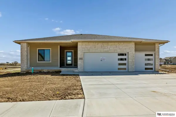 8815 Legacy Street, Papillion, NE 68046