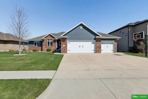 1228 Maplewood Drive, Fremont, NE 68025