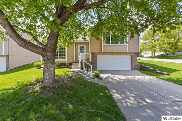 7522 N 77th Avenue, Omaha, NE 68122