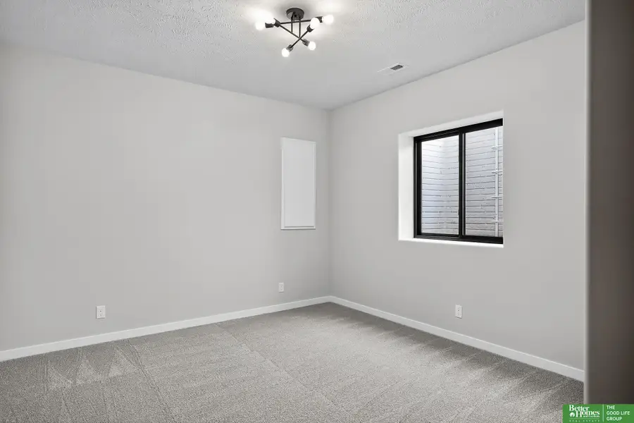 20944 Ellison Avenue, Elkhorn, NE 68022 - #3