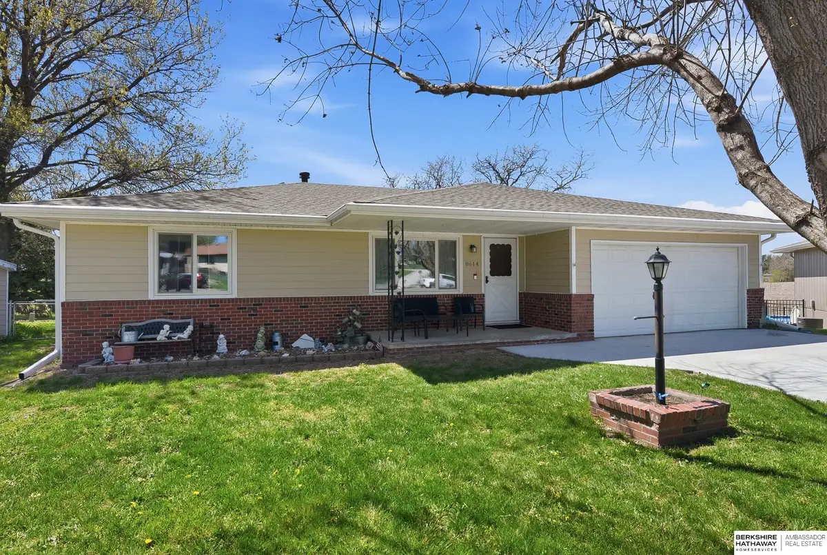 8614 S 39th Street, Bellevue, NE 68147 - #1
