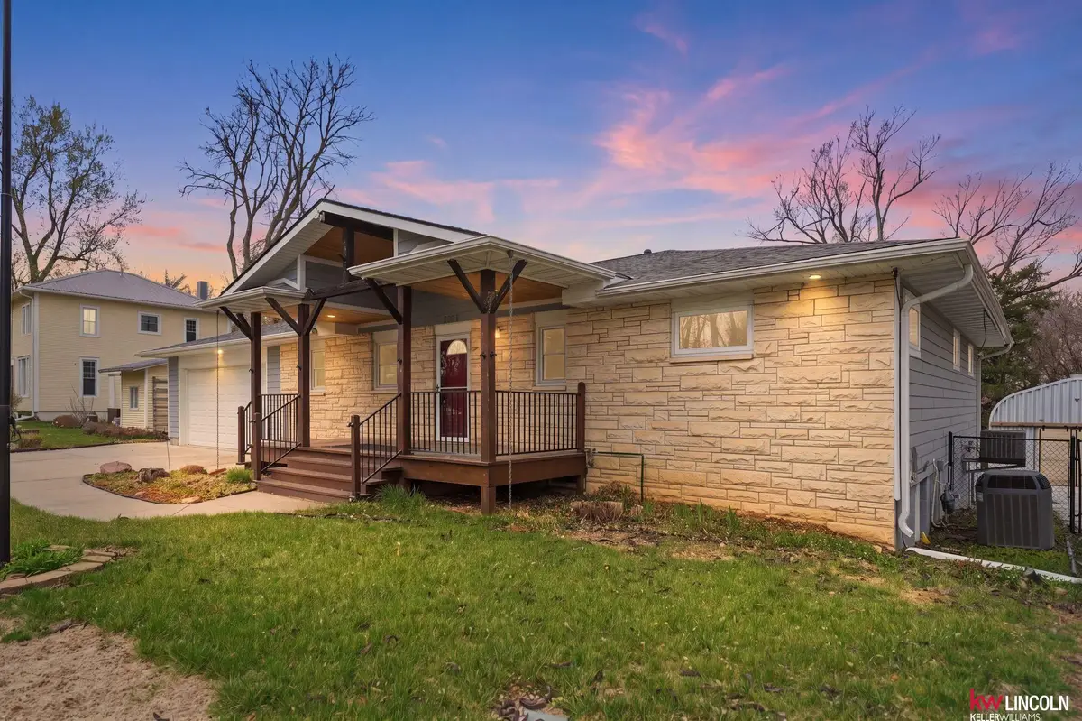 1305 S 4th Avenue, Beatrice, NE 68310 - #1
